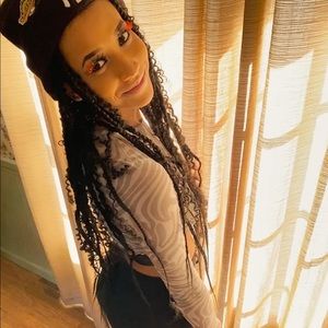 Meet your Posher, Alexis